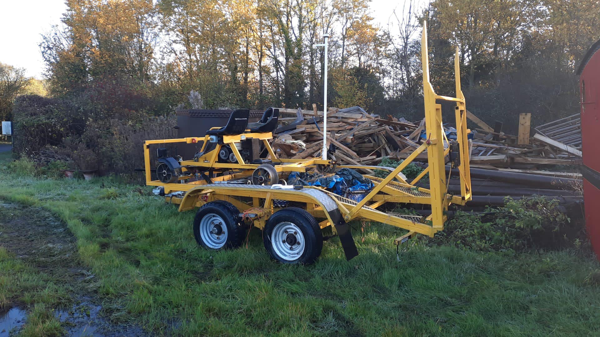 Purpose-built road trailer & Geismar trolley